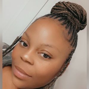 Meet your Posher, Juanecia